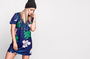 adidas Trefoil Kleid mit Blumen