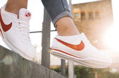 Nike Cortez Sneaker in weiß-rot
