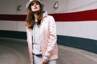 rosa Bomberjacke und Long Hoody