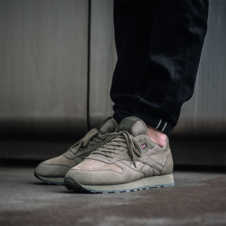 reebok cl classic leather sm urban descent pack