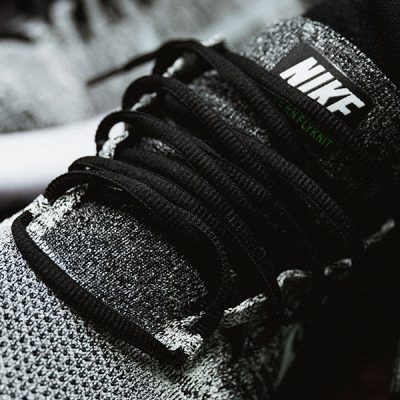 Free RN Flyknit 2017 in schwarz_Schnürung