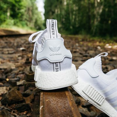 adidas nmd R1 PK triple White_Ferse