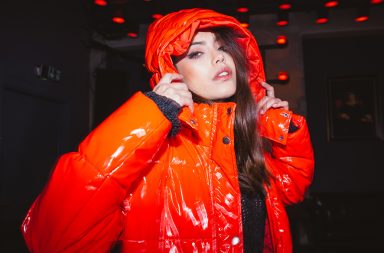 trend farbe rot Jacke banner